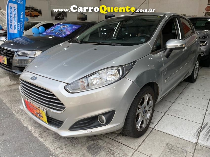 Ford FIESTA 1.6 SE HATCH 16V FLEX 4P POWERSHIFT - Loja