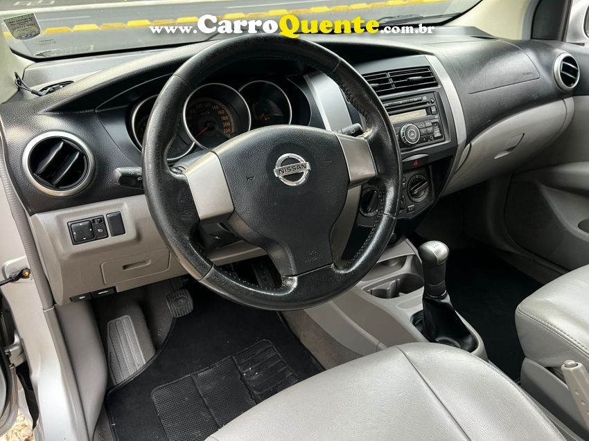 Nissan LIVINA 1.6 SL 16V FLEX 4P MANUAL - Loja