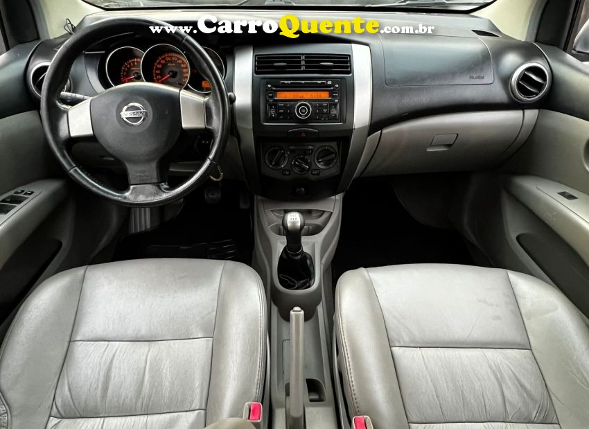 Nissan LIVINA 1.6 SL 16V FLEX 4P MANUAL - Loja