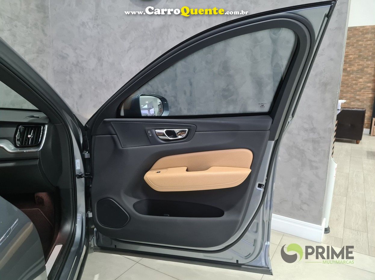 VOLVO XC60 2.0 T5 MOMENTUM AWD - Loja