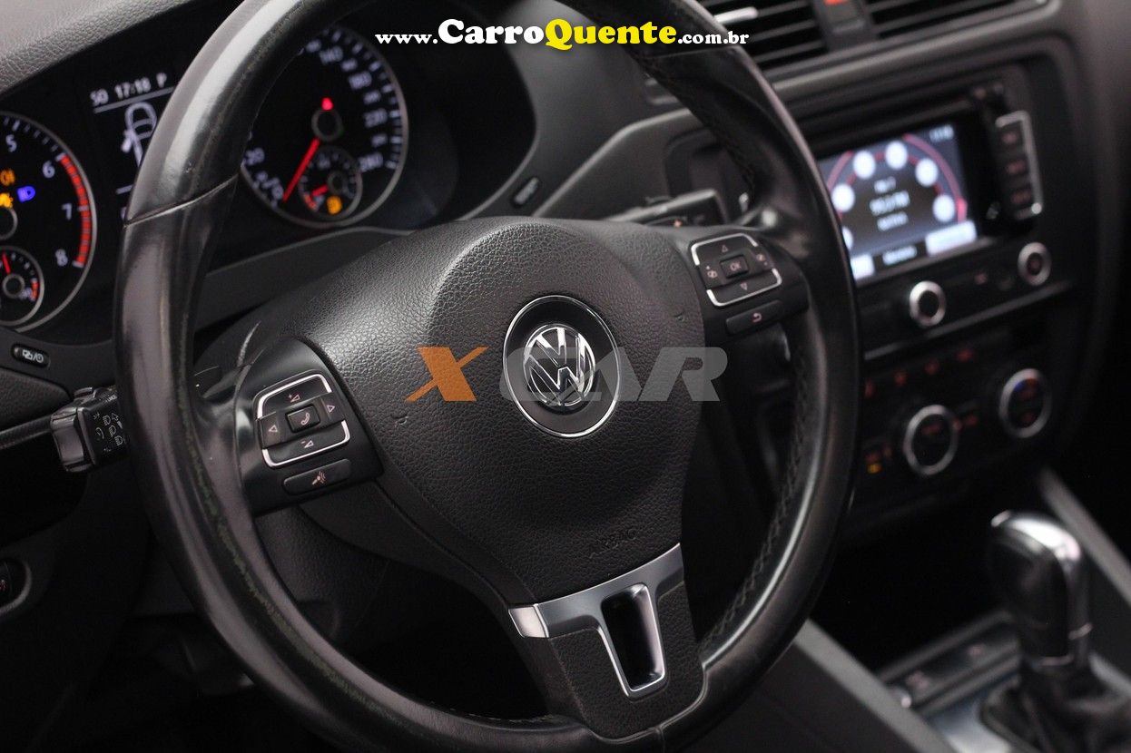 VOLKSWAGEN JETTA 2.0 COMFORTLINE - Loja