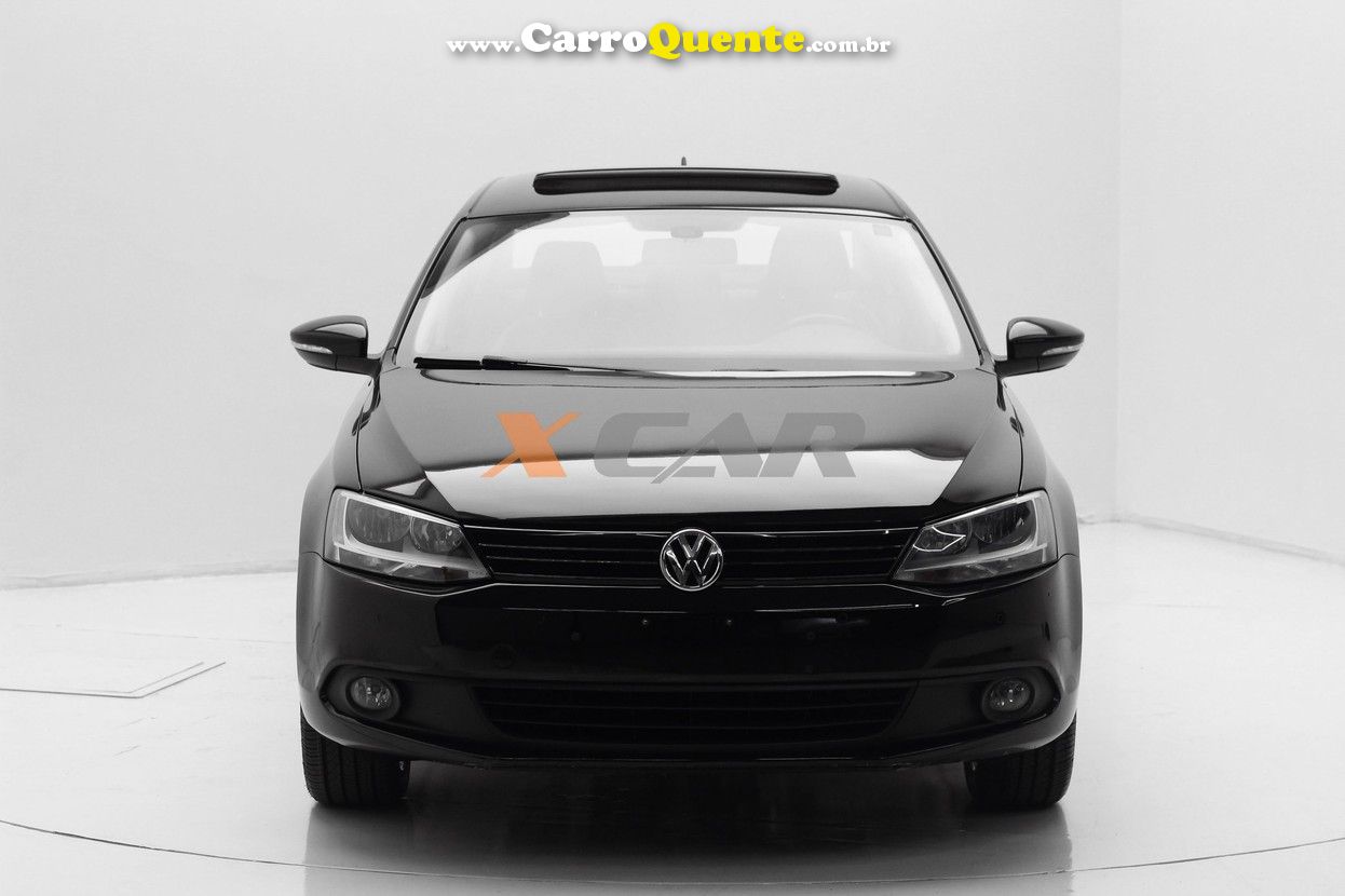 VOLKSWAGEN JETTA 2.0 COMFORTLINE - Loja