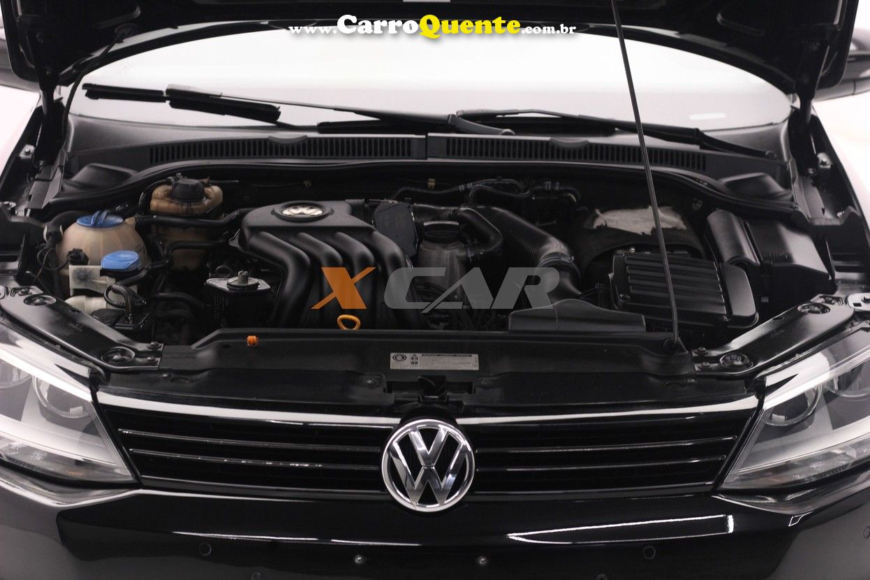 VOLKSWAGEN JETTA 2.0 COMFORTLINE - Loja