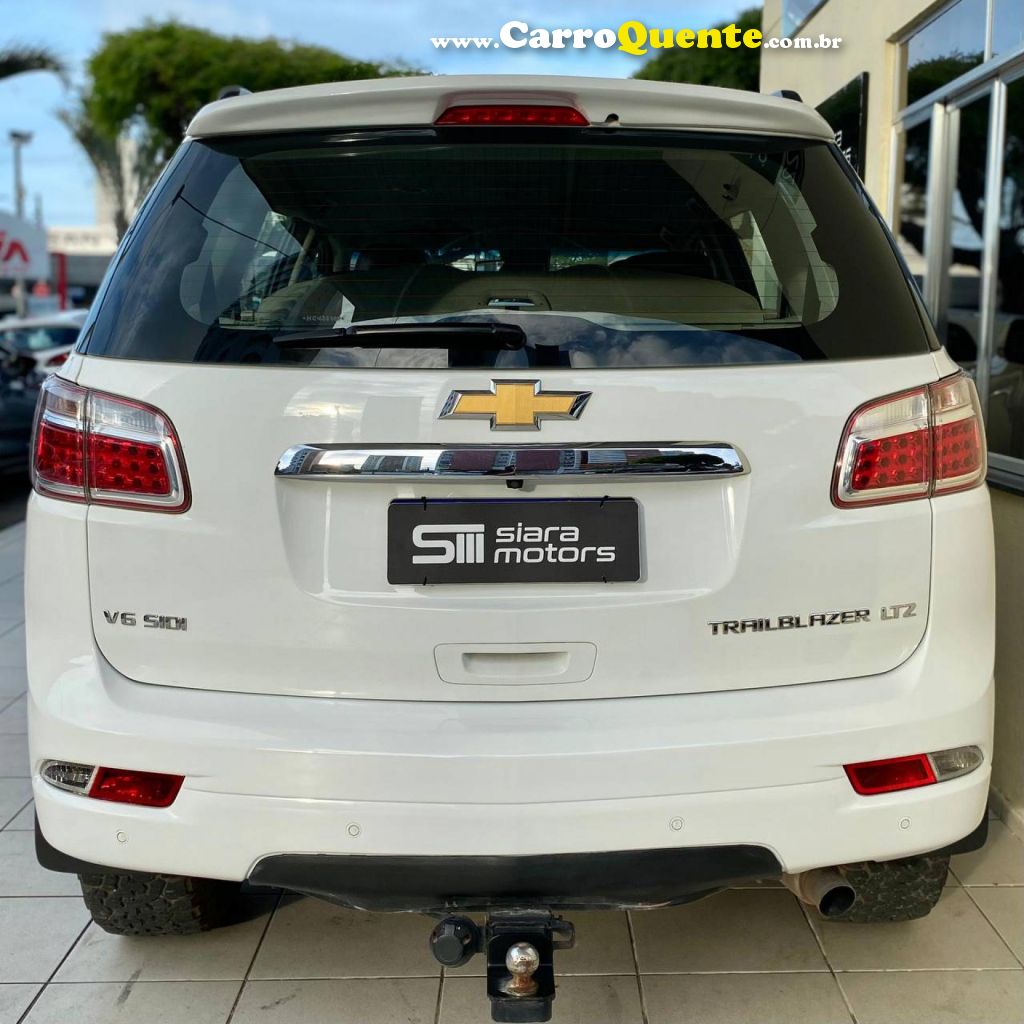 CHEVROLET   TRAILBLAZER LTZ 3.6 V6  AUT.   BRANCO 2017 3.6 GASOLINA - Loja