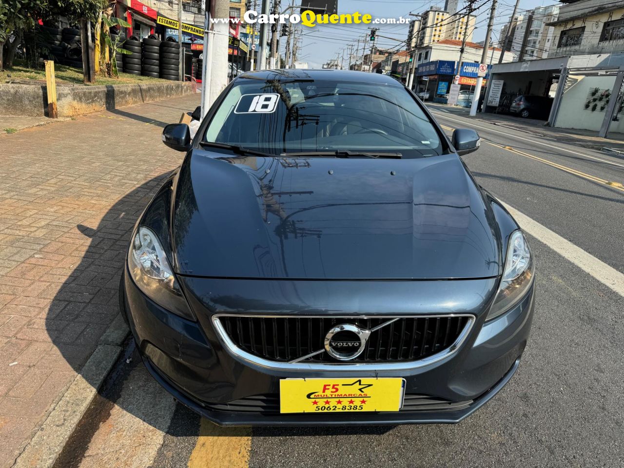 VOLVO   V40 T-4 KINETIC 2.0 AUT.   AZUL 2018 2.0 GASOLINA - Loja