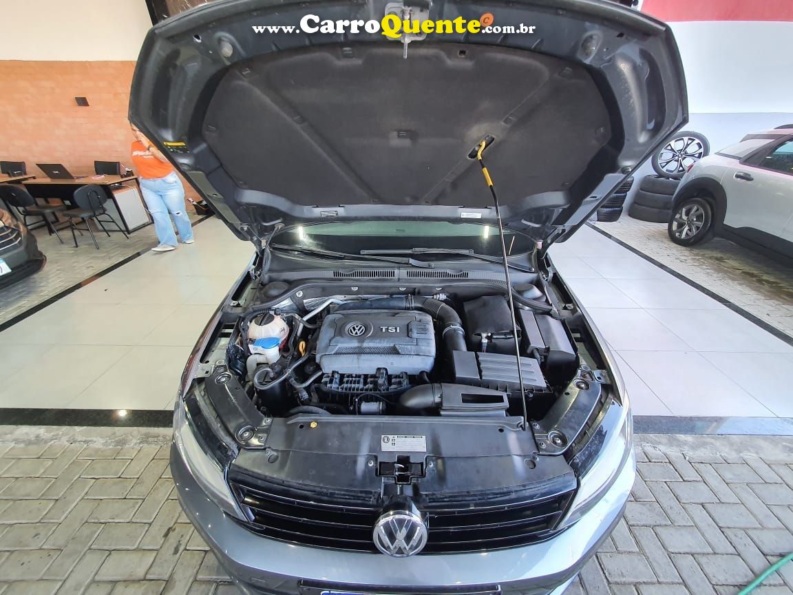 VOLKSWAGEN JETTA 2.0 TSI HIGHLINE 211CV - Loja