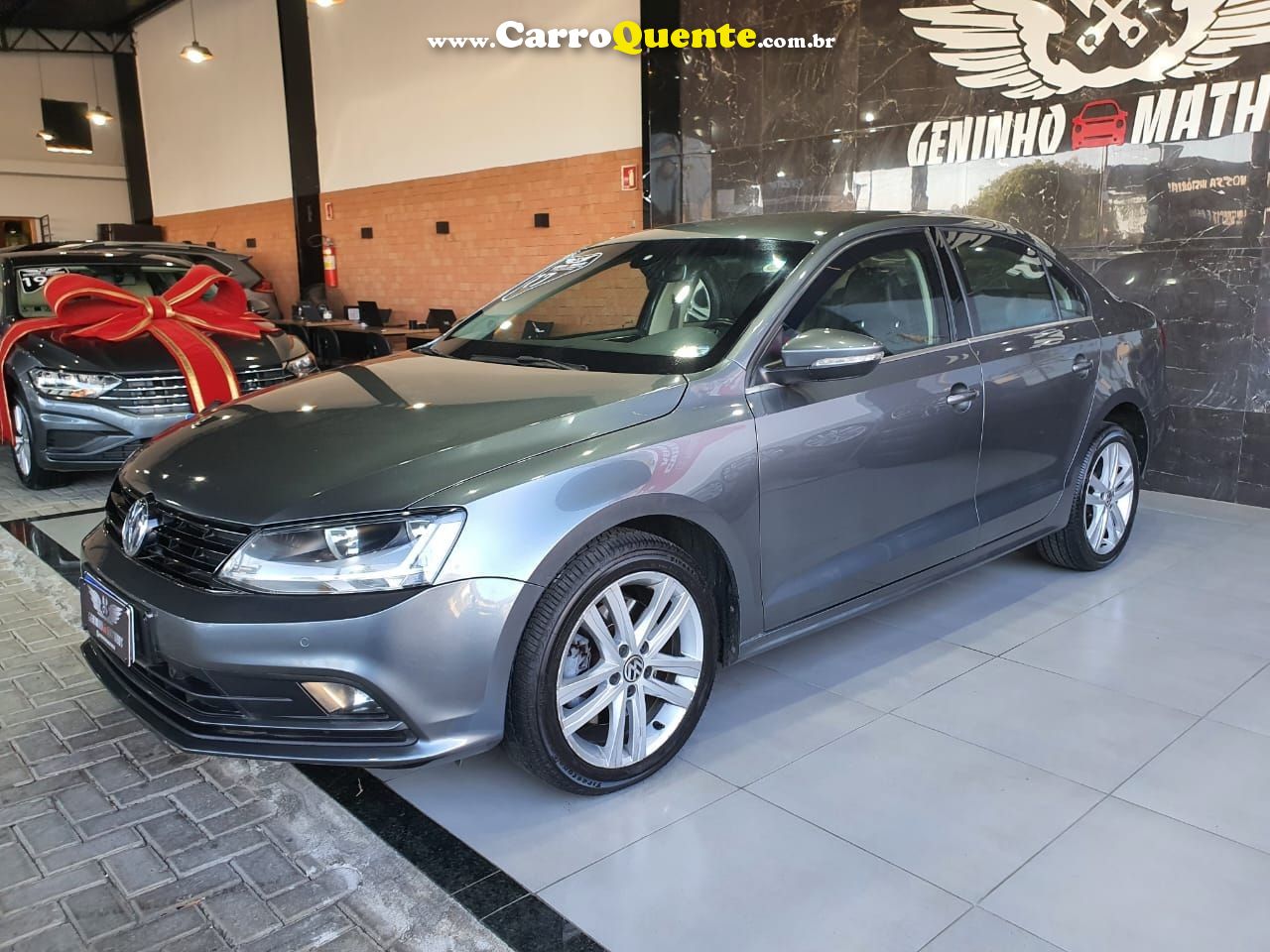 VOLKSWAGEN JETTA 2.0 TSI HIGHLINE 211CV - Loja