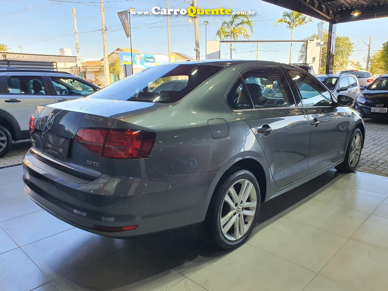 VOLKSWAGEN JETTA 2.0 TSI HIGHLINE 211CV - Loja