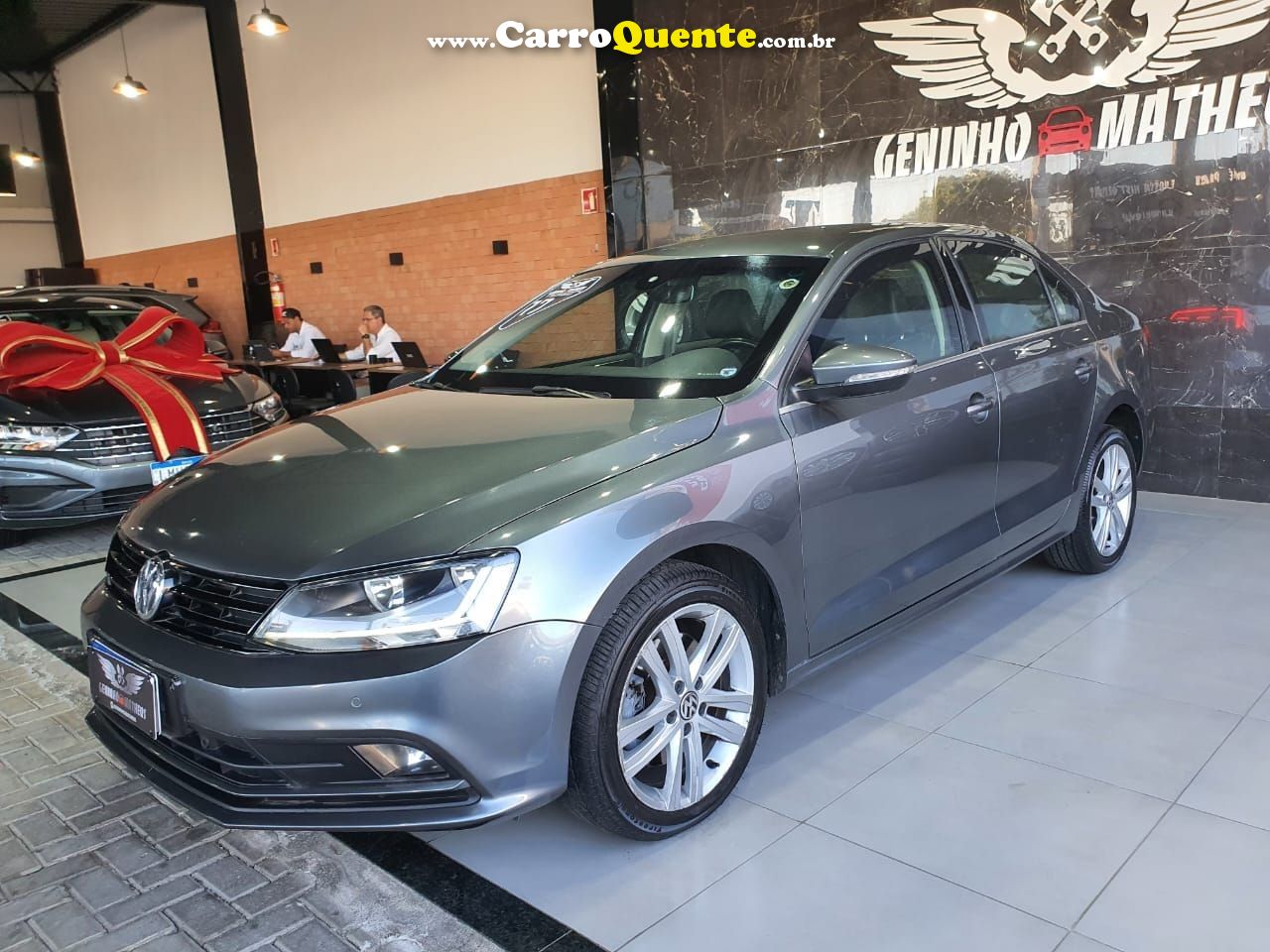 VOLKSWAGEN JETTA 2.0 TSI HIGHLINE 211CV - Loja