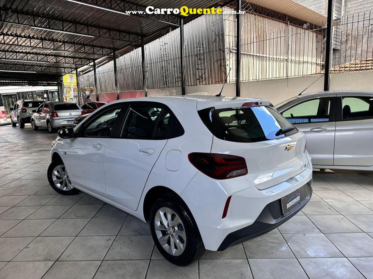 CHEVROLET   ONIX HATCH LT 1.0 12V TB FLEX 5P MEC.   BRANCO 2023 1.0 FLEX - Loja