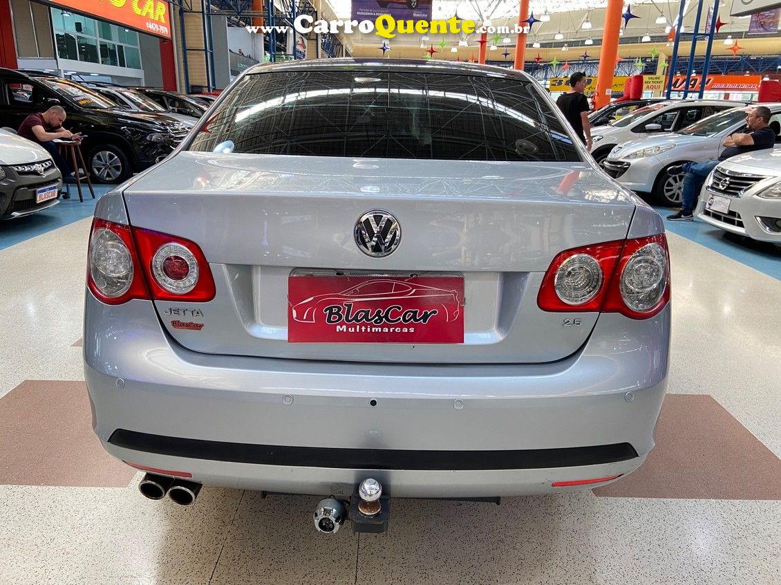 VOLKSWAGEN JETTA 2.5 I 20V 150CV - Loja