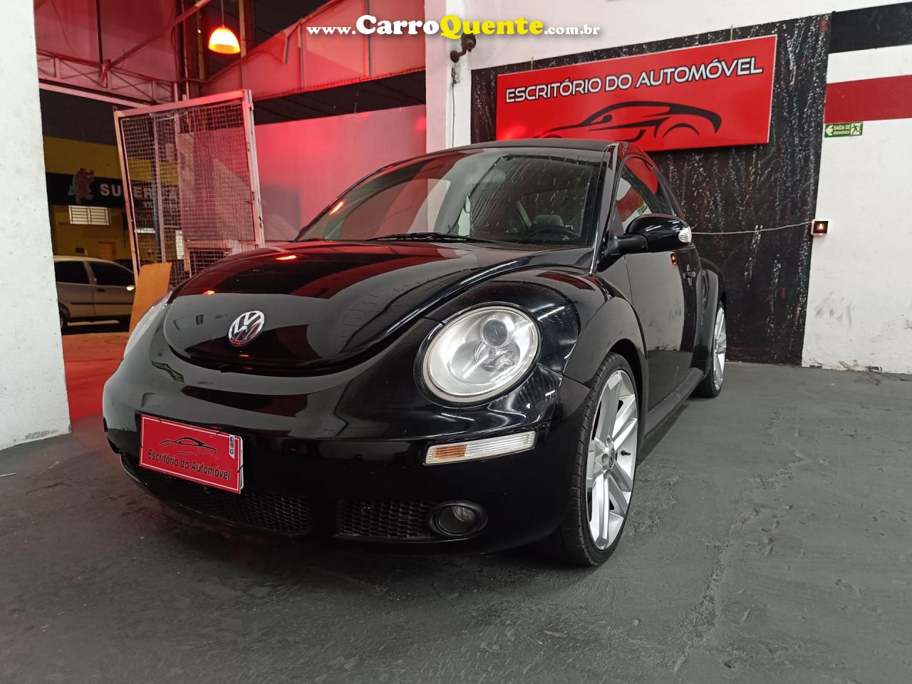 VOLKSWAGEN   NEW BEETLE 2.0 MI MEC.AUT.   PRETO 2009 2.0 GASOLINA - Loja