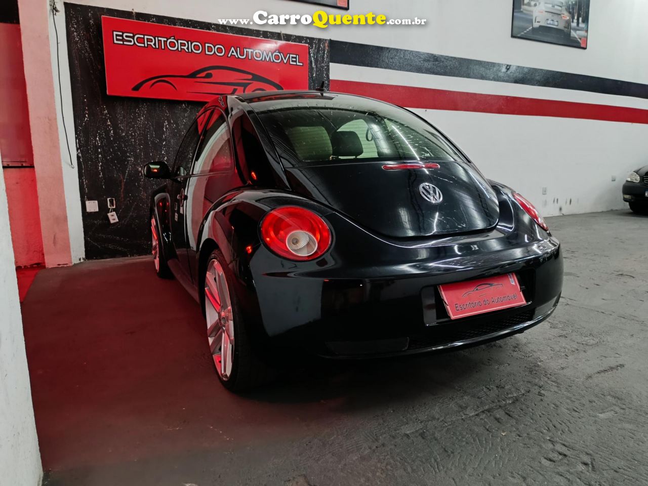 VOLKSWAGEN   NEW BEETLE 2.0 MI MEC.AUT.   PRETO 2009 2.0 GASOLINA - Loja