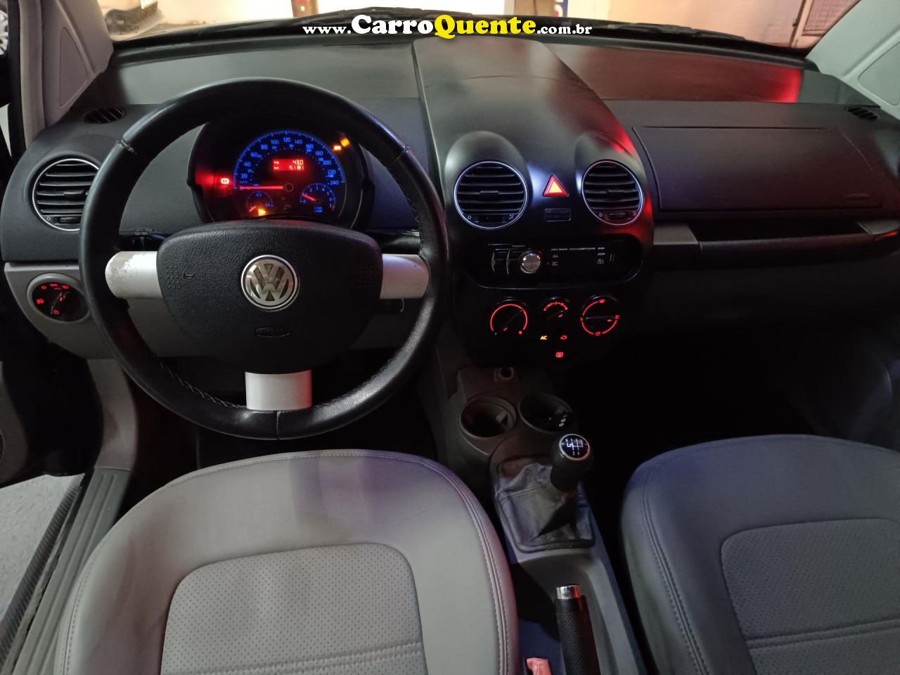 VOLKSWAGEN   NEW BEETLE 2.0 MI MEC.AUT.   PRETO 2009 2.0 GASOLINA - Loja