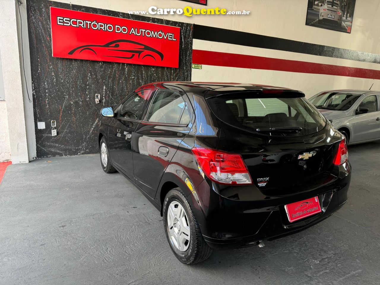 CHEVROLET   ONIX HATCH JOY 1.0 8V FLEX 5P MEC.   PRETO 2018 1.0 FLEX - Loja