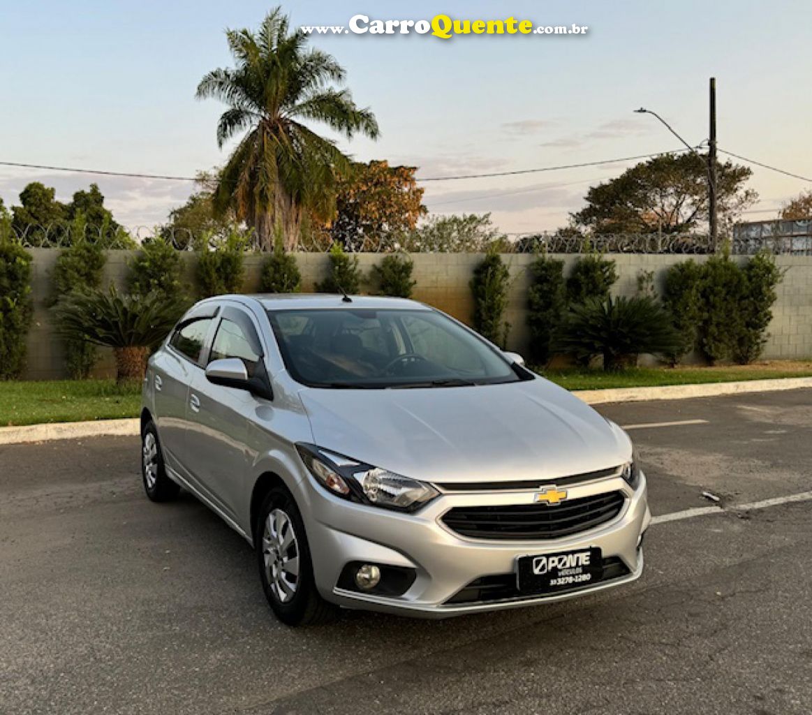 CHEVROLET   ONIX HATCH LT 1.0 8V FLEXPOWER 5P MEC.   PRATA 2018 1.0 FLEX - Loja