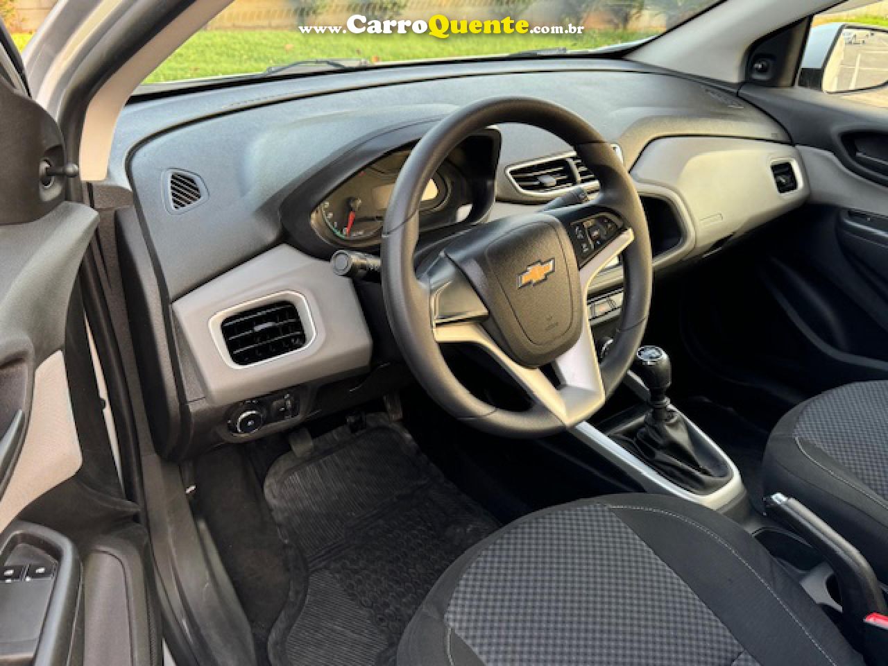 CHEVROLET   ONIX HATCH LT 1.0 8V FLEXPOWER 5P MEC.   PRATA 2018 1.0 FLEX - Loja