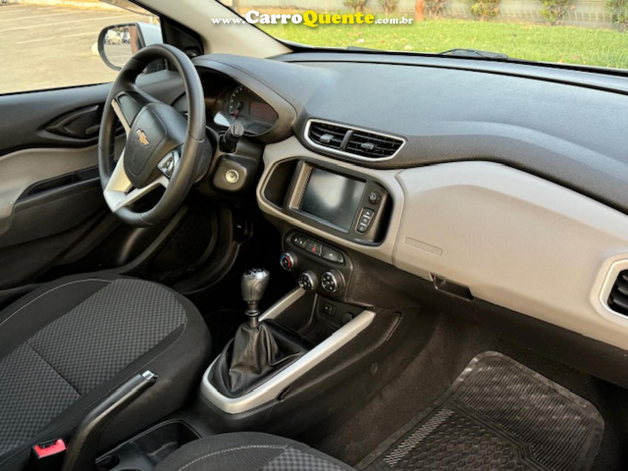 CHEVROLET   ONIX HATCH LT 1.0 8V FLEXPOWER 5P MEC.   PRATA 2018 1.0 FLEX - Loja