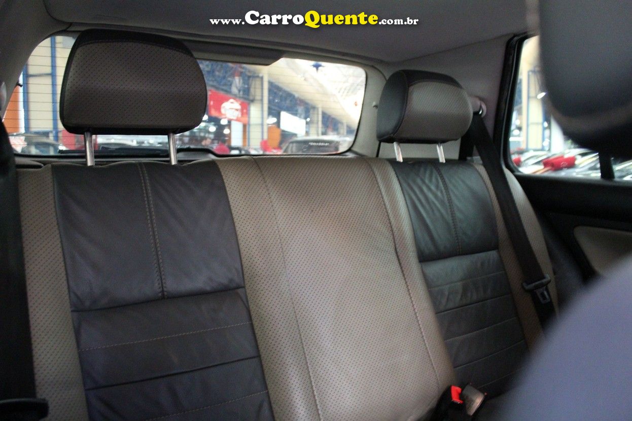 VOLKSWAGEN GOLF 1.6 MI SPORTLINE 8V - Loja