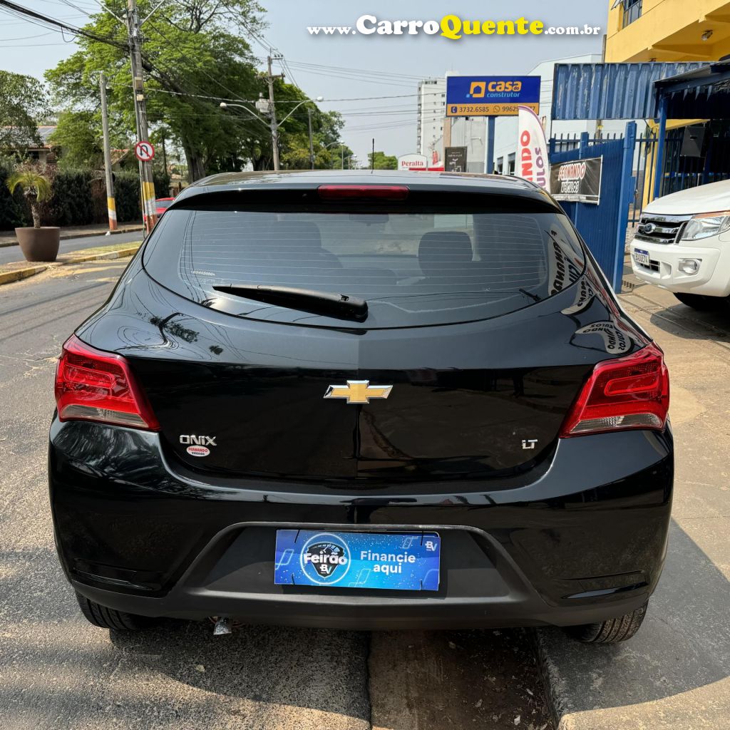 CHEVROLET   ONIX HATCH LT 1.0 8V FLEXPOWER 5P MEC.   PRETO 2019 1.0 FLEX - Loja