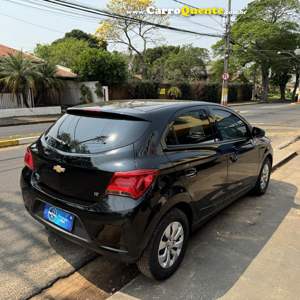 CHEVROLET   ONIX HATCH LT 1.0 8V FLEXPOWER 5P MEC.   PRETO 2019 1.0 FLEX - Loja