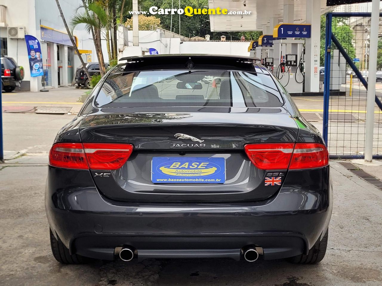 JAGUAR   XE 2.0 TURBOCHARGED PURE 240CV AUT.   CINZA 2017 2.0 GASOLINA - Loja