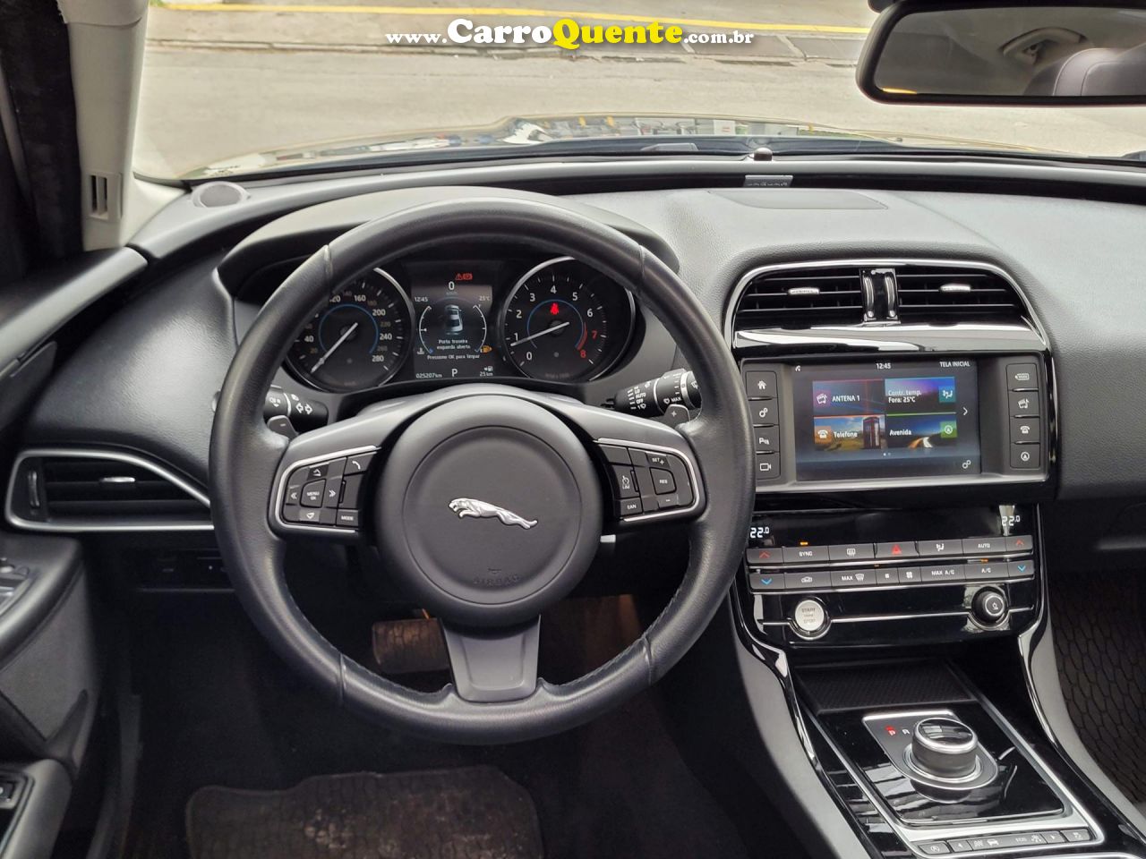 JAGUAR   XE 2.0 TURBOCHARGED PURE 240CV AUT.   CINZA 2017 2.0 GASOLINA - Loja