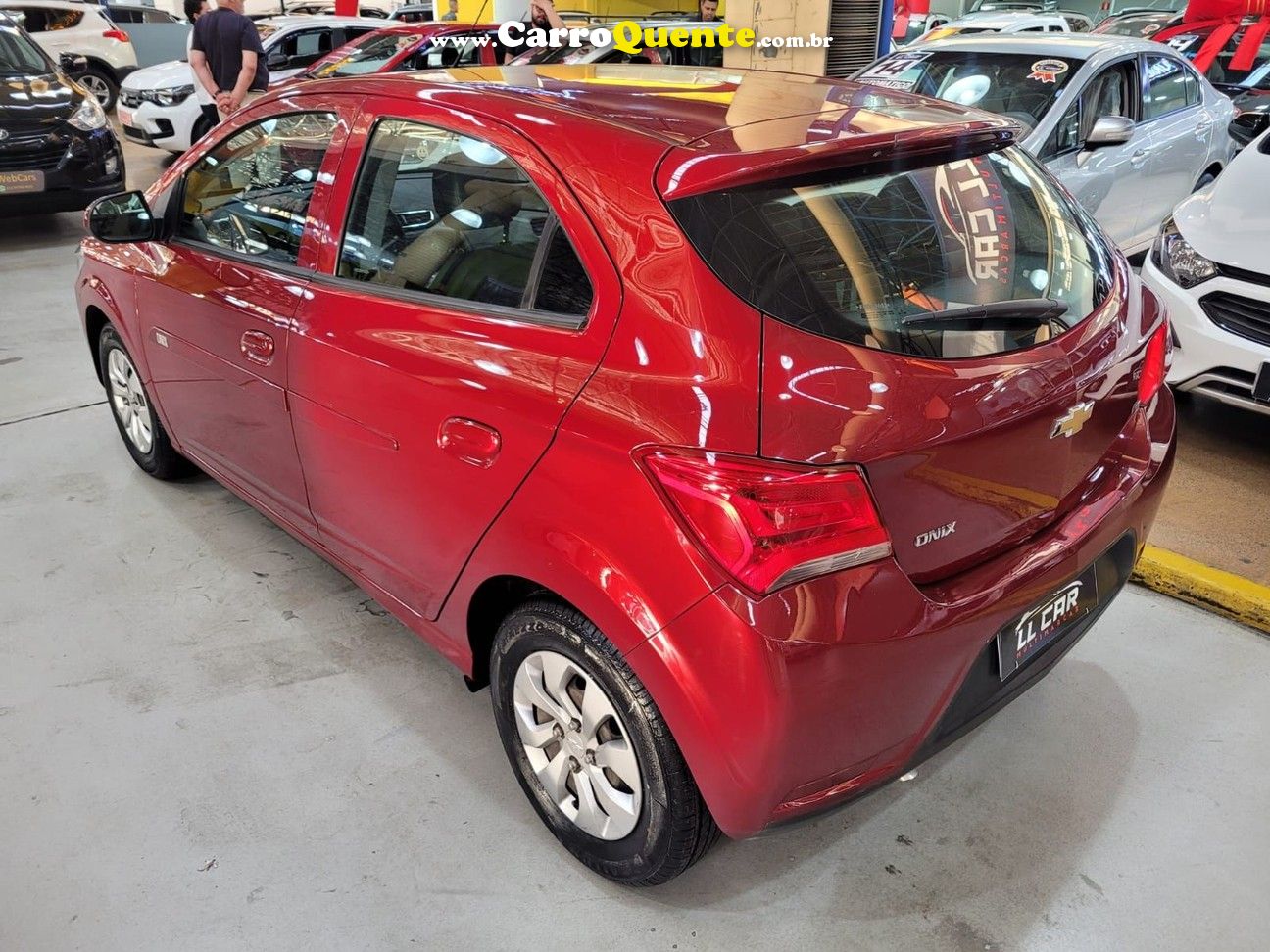 CHEVROLET ONIX 1.0 MPFI LT 8V ÓTIMO ESTADO - Loja