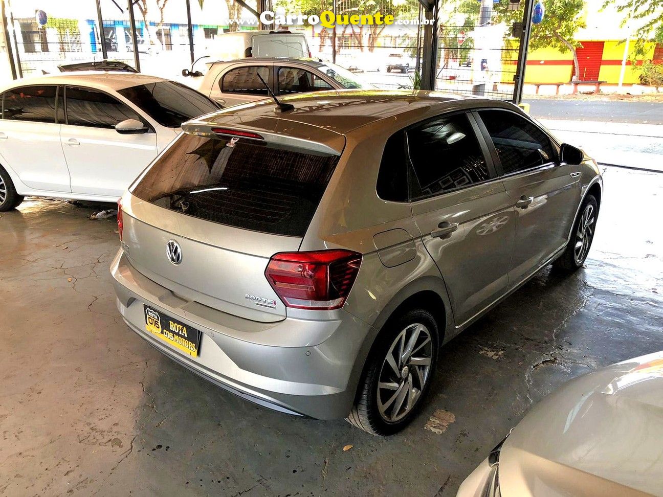 VOLKSWAGEN POLO 1.0 200 TSI HIGHLINE - Loja