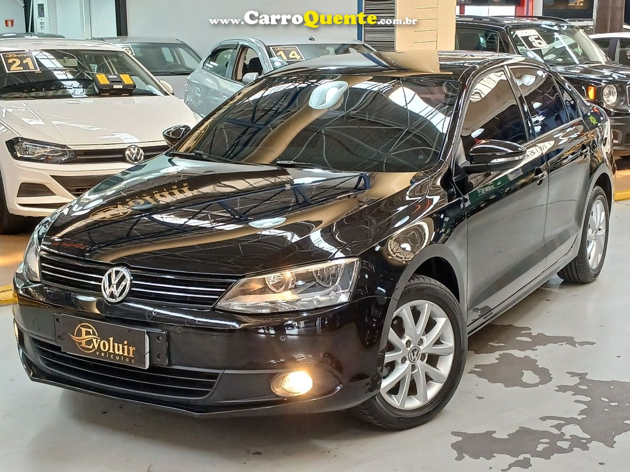 VOLKSWAGEN JETTA 2.0 COMFORTLINE - Loja