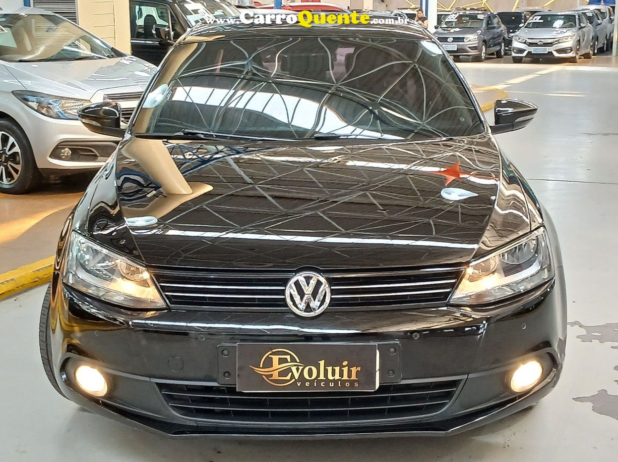 VOLKSWAGEN JETTA 2.0 COMFORTLINE - Loja