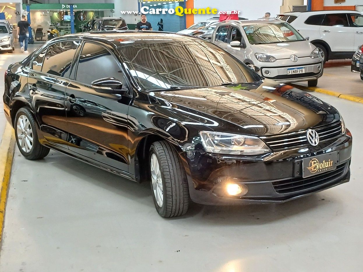 VOLKSWAGEN JETTA 2.0 COMFORTLINE - Loja