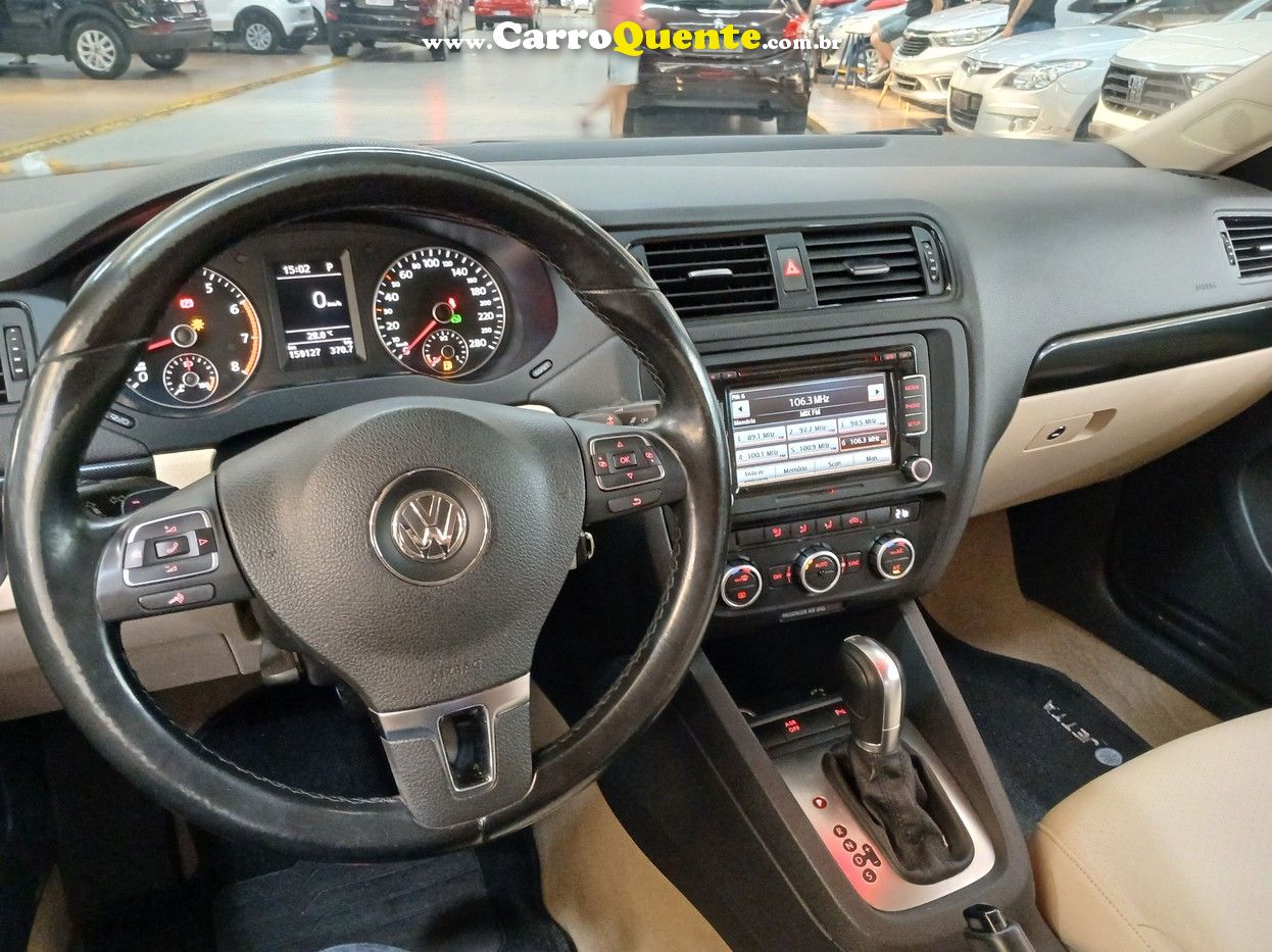 VOLKSWAGEN JETTA 2.0 COMFORTLINE - Loja