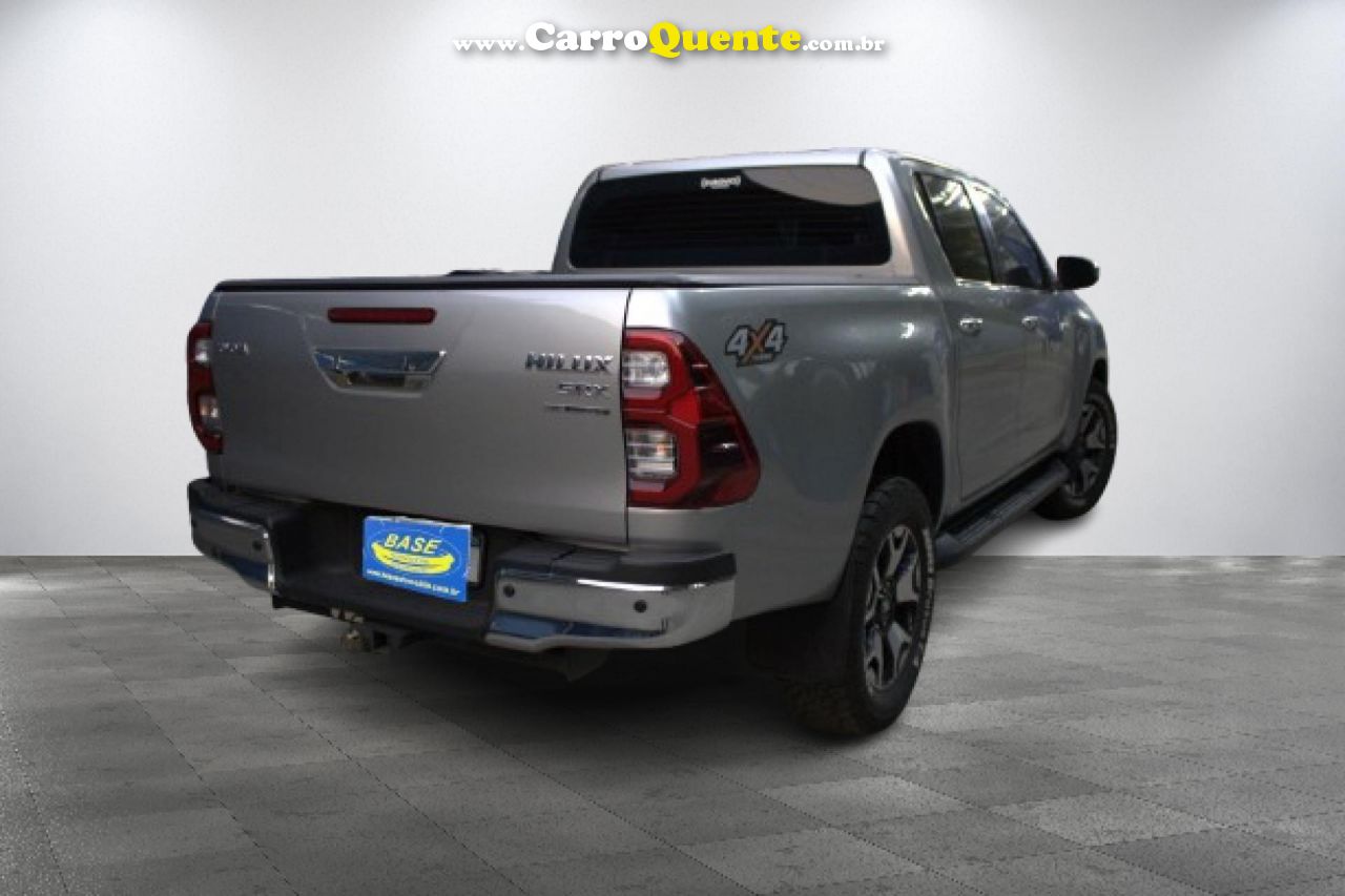 TOYOTA   HILUX CD SRX 4X4 2.8 TDI 16V DIESEL AUT.   PRATA 2019 2.8 DIESEL - Loja