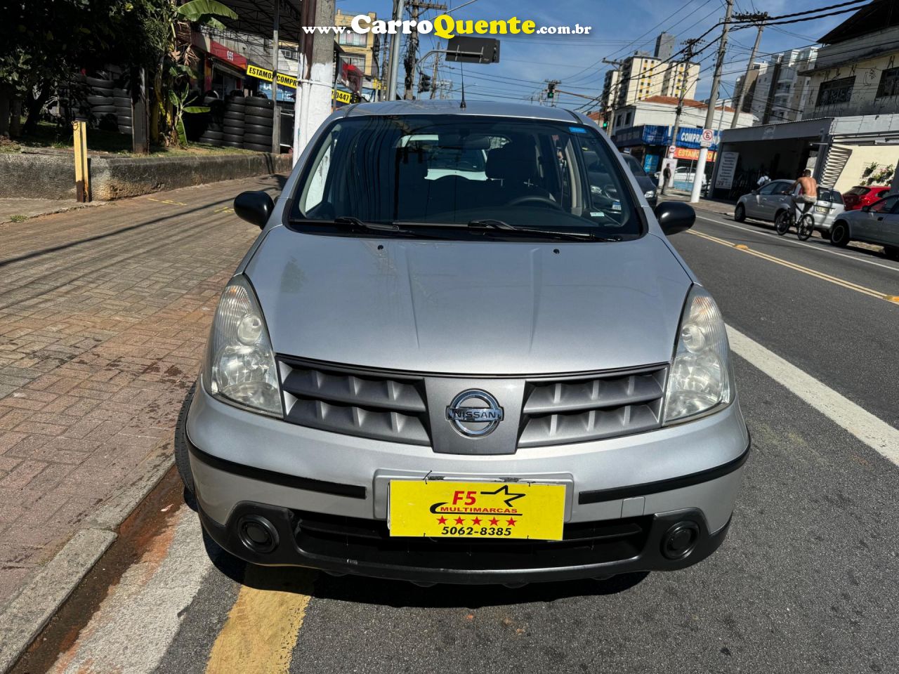 NISSAN   LIVINA 1.6 16V FLEX FUEL 5P   PRATA 2010 1.6 FLEX - Loja