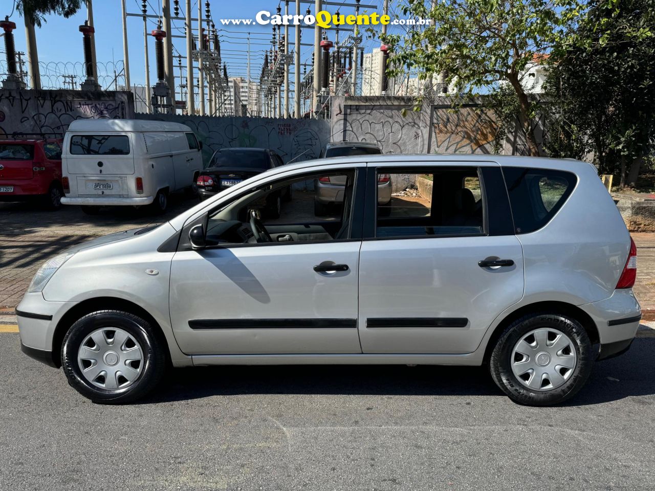 NISSAN   LIVINA 1.6 16V FLEX FUEL 5P   PRATA 2010 1.6 FLEX - Loja