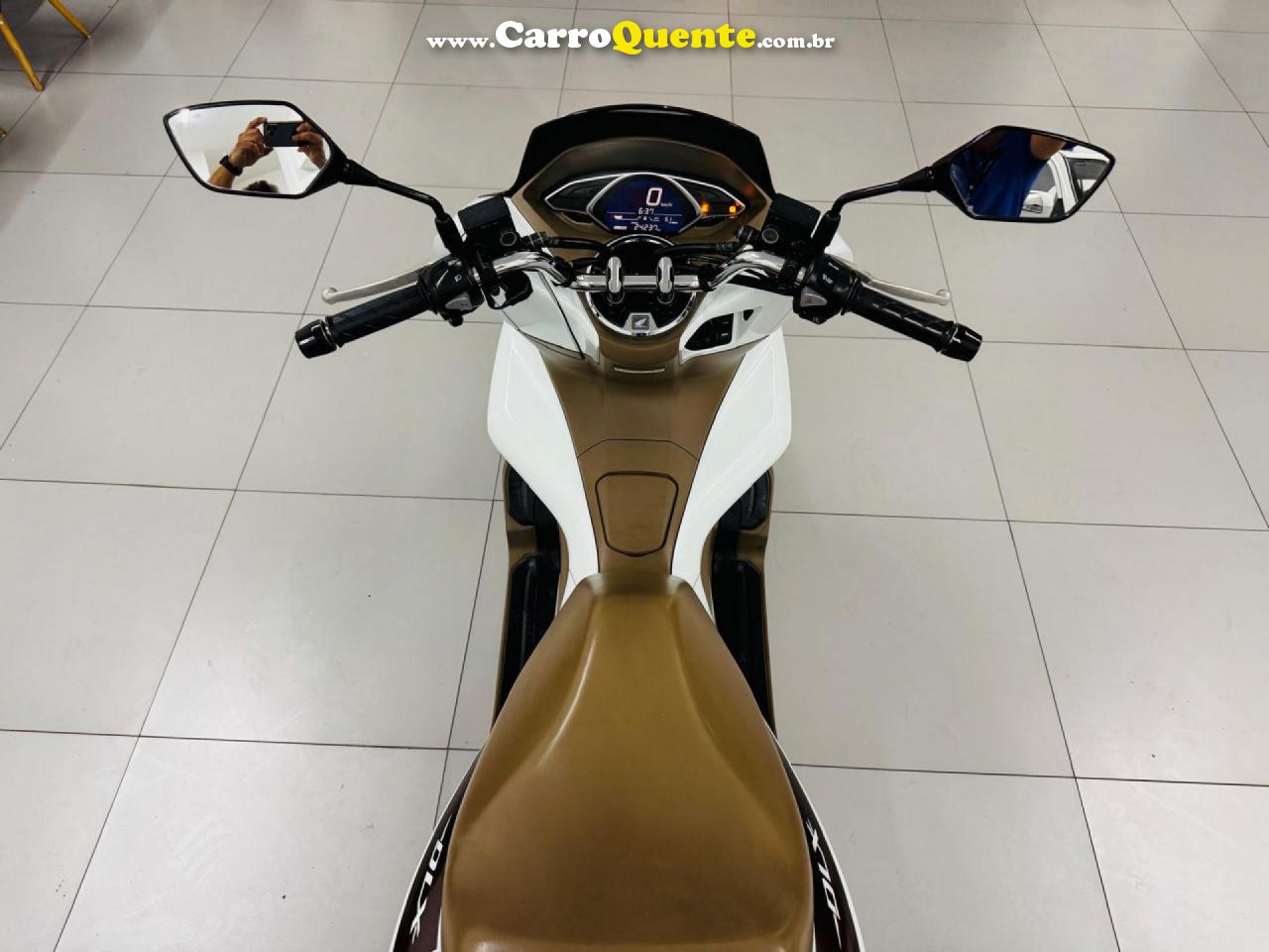 HONDA   PCX 150DLX   BRANCO 2021 150 GASOLINA - Loja