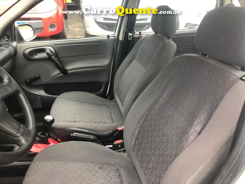 Chevrolet CORSA 1.0 MPFI CLASSIC 8V GASOLINA 4P MANUAL - Loja