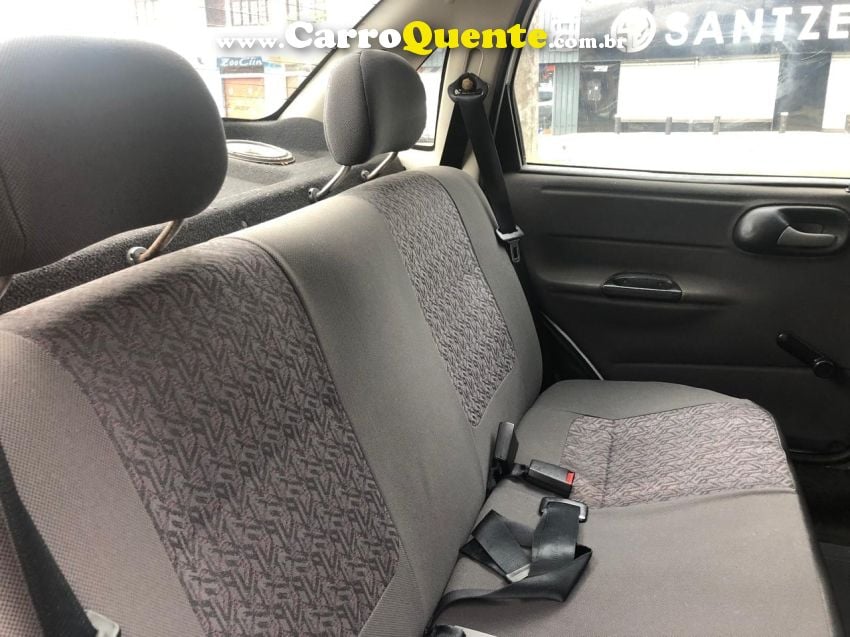 Chevrolet CORSA 1.0 MPFI CLASSIC 8V GASOLINA 4P MANUAL - Loja