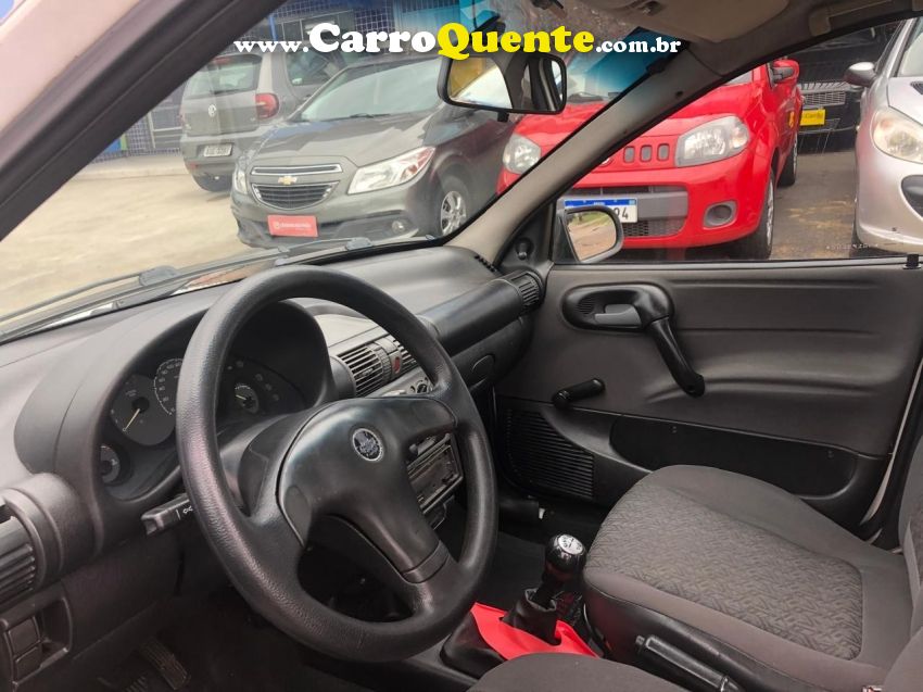 Chevrolet CORSA 1.0 MPFI CLASSIC 8V GASOLINA 4P MANUAL - Loja