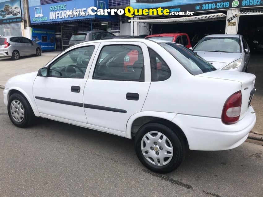 Chevrolet CORSA 1.0 MPFI CLASSIC 8V GASOLINA 4P MANUAL - Loja