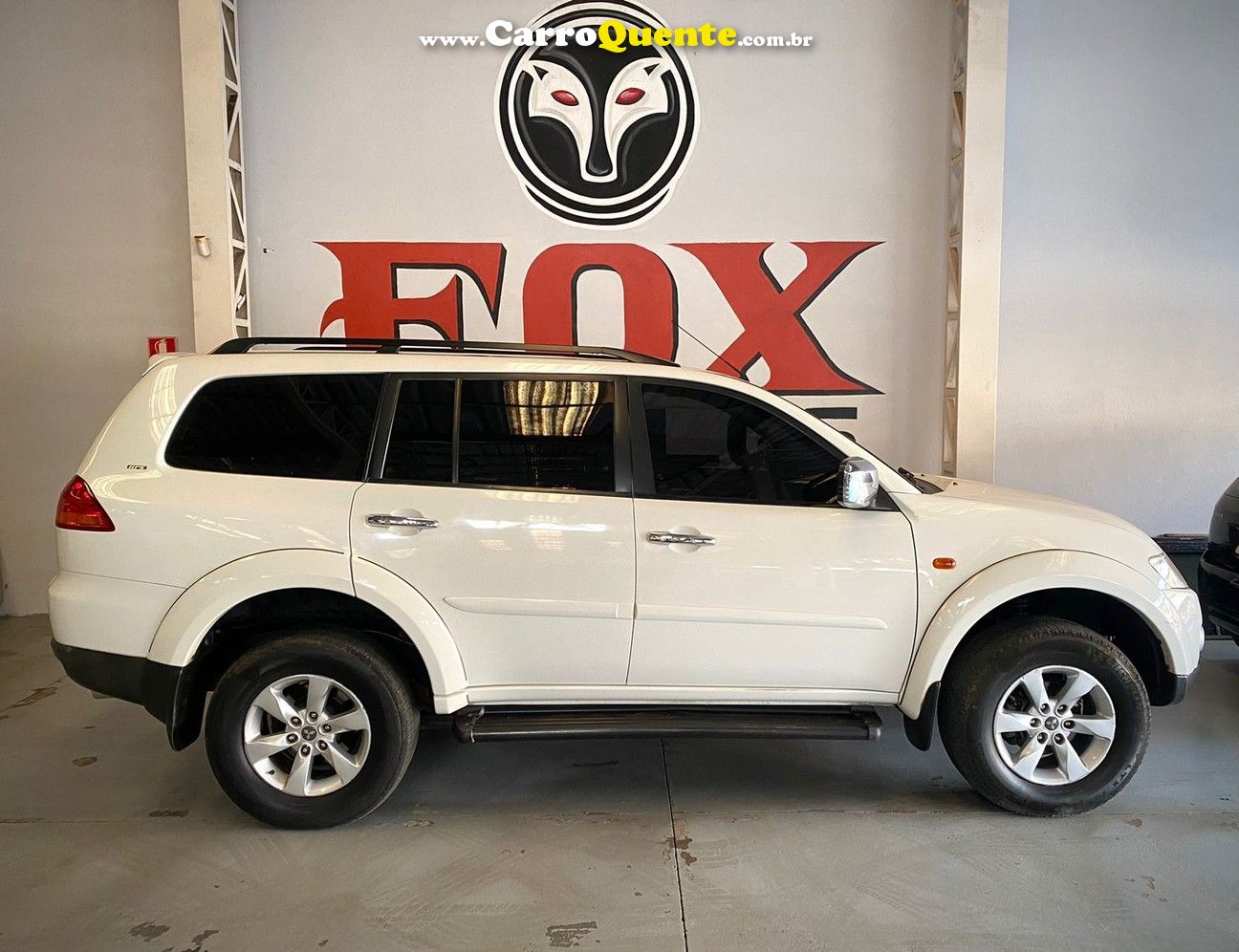 MITSUBISHI PAJERO DAKAR 3.5 HPE 7 LUGARES 4X4 V6 24V - Loja