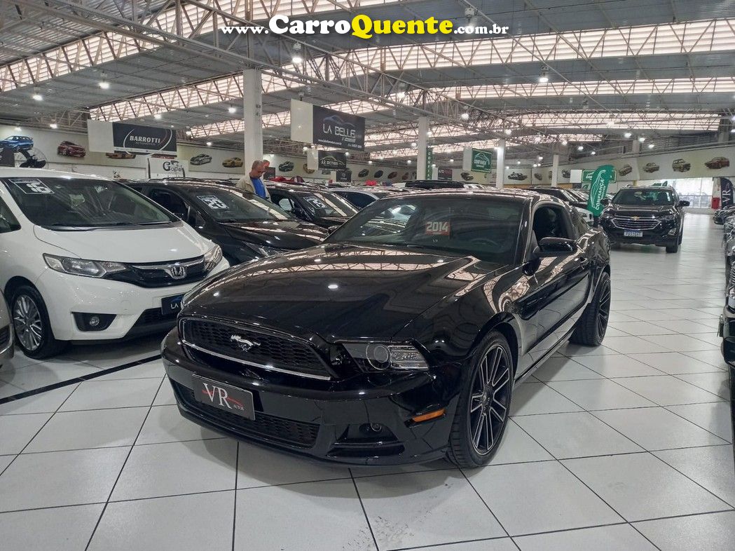 FORD MUSTANG 3.7 COUPE V6 4V TI-VCT UNICO DONO MUITO NOVO!! - Loja