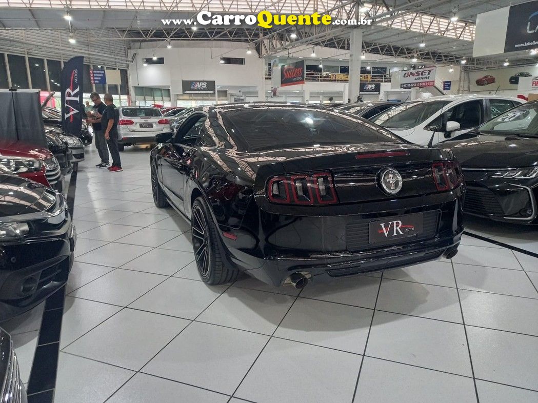 FORD MUSTANG 3.7 COUPE V6 4V TI-VCT UNICO DONO MUITO NOVO!! - Loja