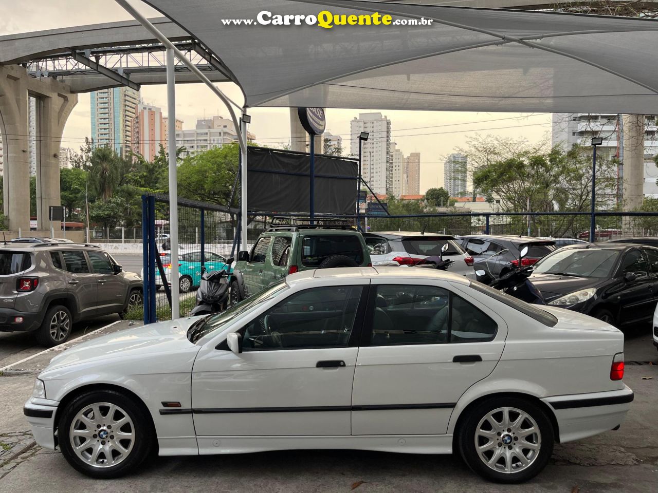 BMW   325I   BRANCO 1995 2.5 GASOLINA - Loja