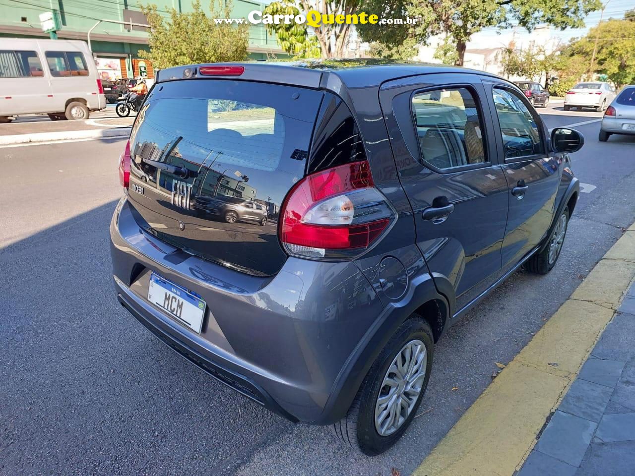 FIAT   MOBI LIKE 1.0 FIRE FLEX 5P.   CINZA 2023 1.0 FLEX - Loja