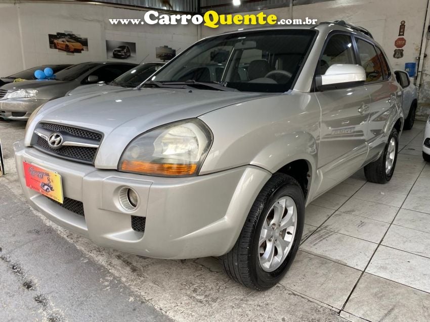 Hyundai TUCSON 2.0 MPFI GL 16V 142CV 2WD GASOLINA 4P MANUAL - Loja