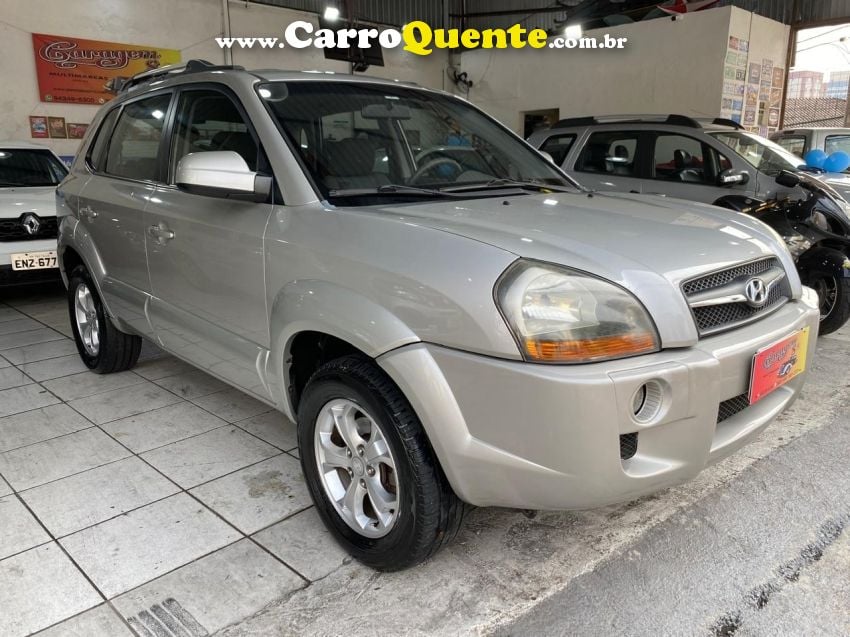 Hyundai TUCSON 2.0 MPFI GL 16V 142CV 2WD GASOLINA 4P MANUAL - Loja