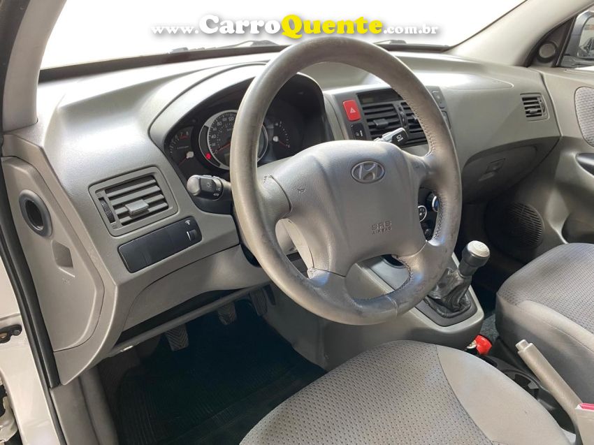 Hyundai TUCSON 2.0 MPFI GL 16V 142CV 2WD GASOLINA 4P MANUAL - Loja