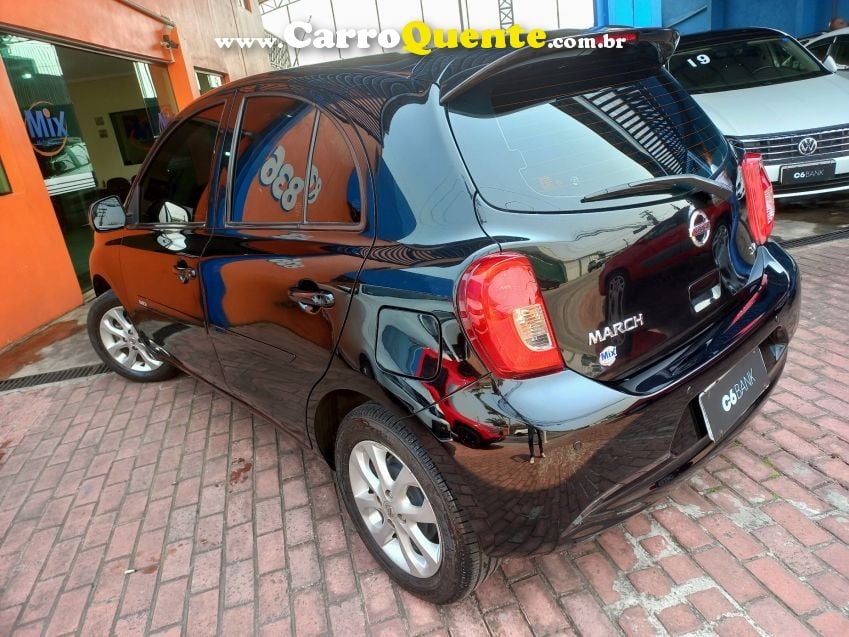 Nissan MARCH 1.0 SV 16V FLEX 4P MANUAL - Loja